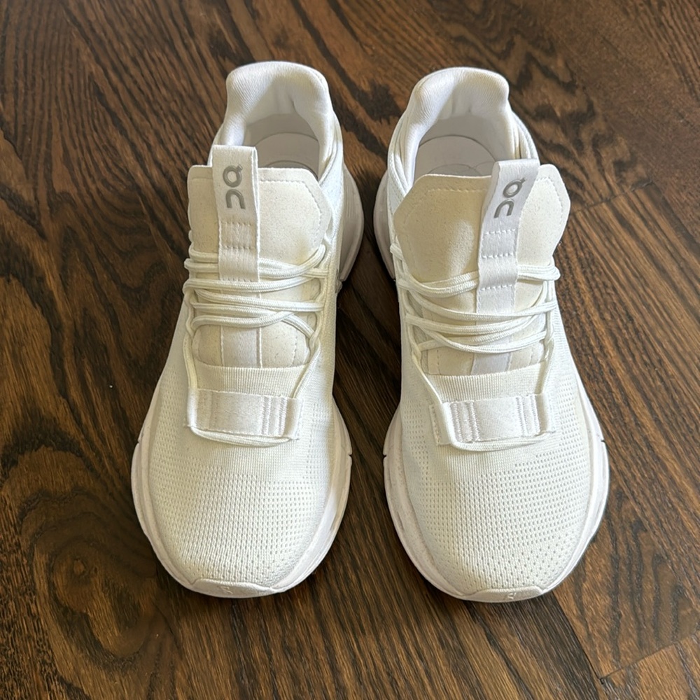 On Running Cloudnova Undyed- White/ White Size 6.5. Never worn!
